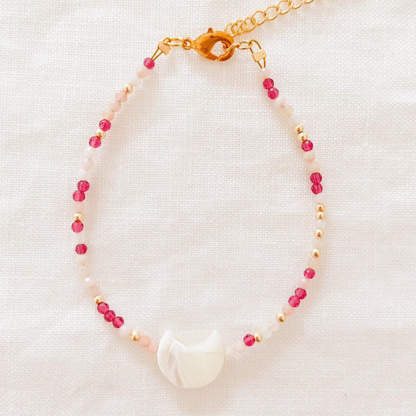 Bracelet AURORE, opale rose, lune en nacre
