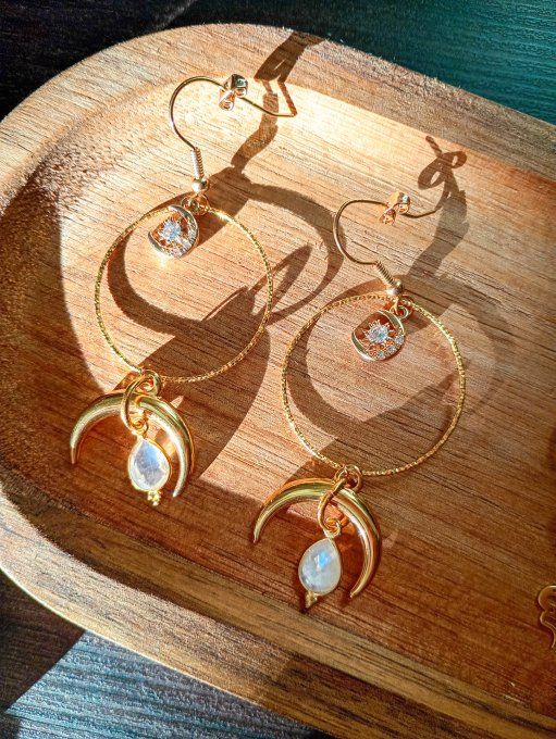 Boucles d'oreilles CELESTE, pendentifs pierre de lune et breloques lune