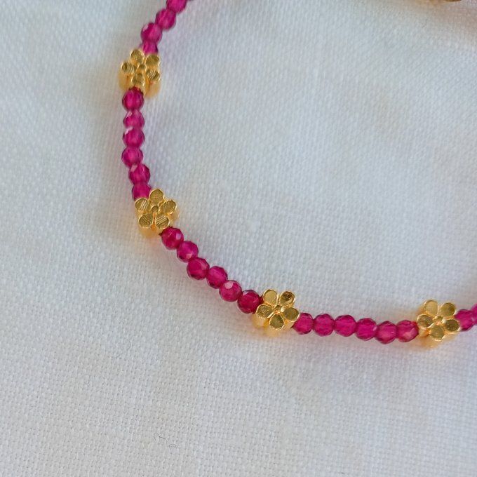 Bracelet RUBY, pierre naturelle rubis et fleurs dorées