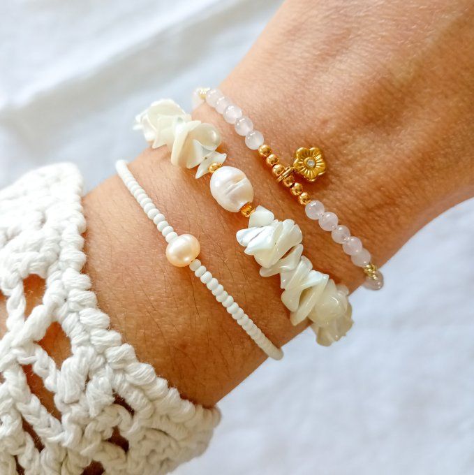 Bracelet BAO, perles de quartz rose et breloque fleur en acier inoxydable