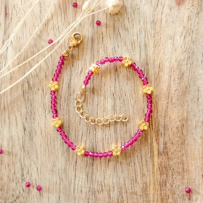 Bracelet RUBY, pierre naturelle rubis et fleurs dorées