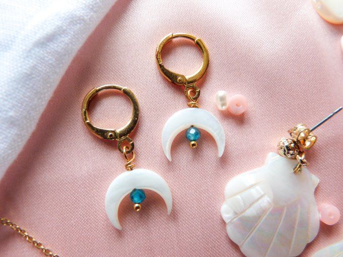 Créoles PURITY, lune nacre et apatite