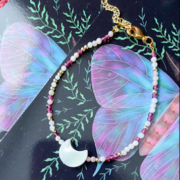 Bracelet AURORE, opale rose, lune en nacre