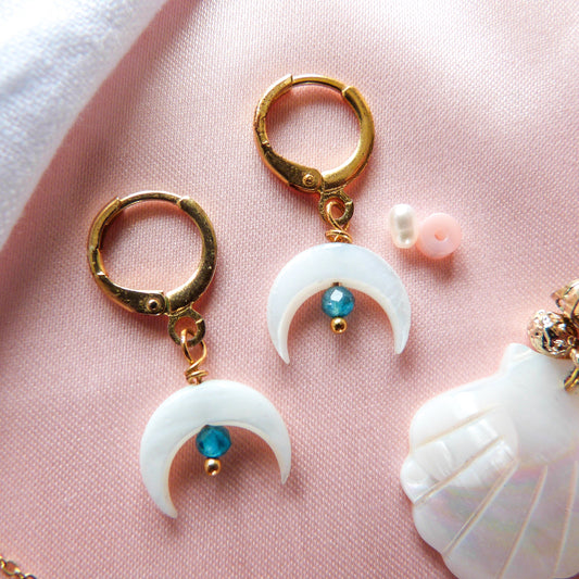 Créoles PURITY, lune nacre et apatite