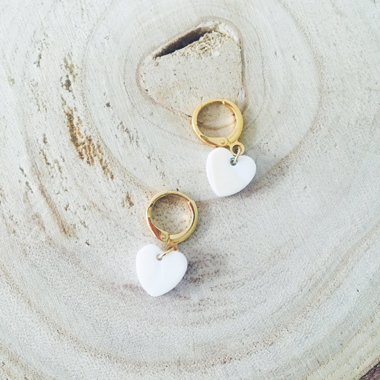 Créoles LOVE, cœur en nacre