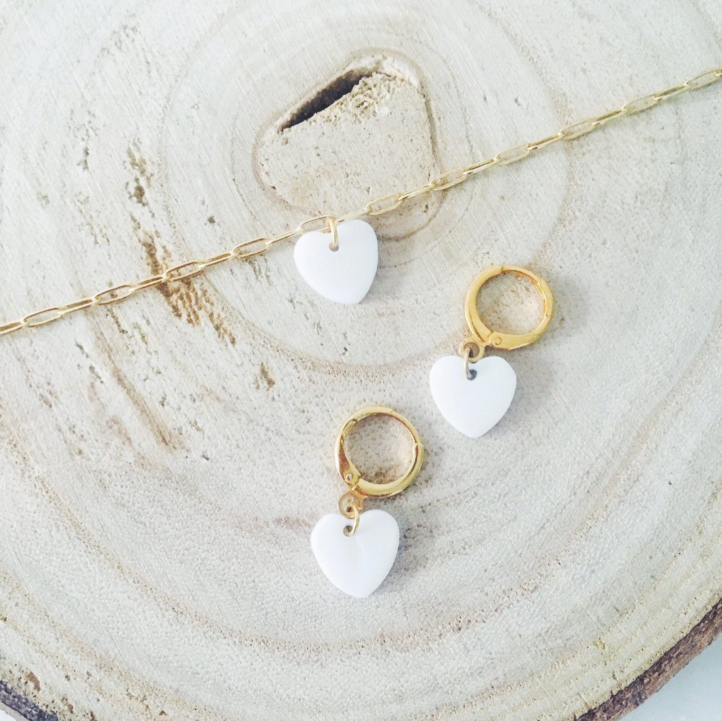 Créoles LOVE, cœur en nacre